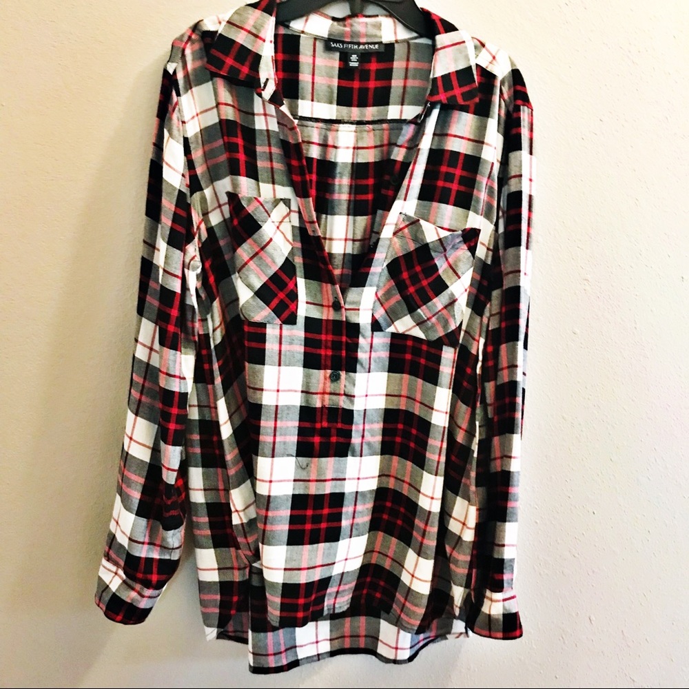 Saks Fifth Avenue super soft plaid top red blk M